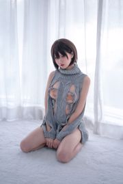 COS girl A Kaori kaOri "backless sweater"