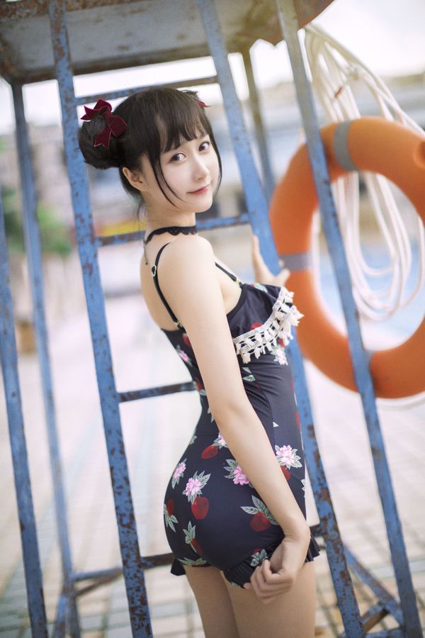 OwO "Maillot de bain fraise"