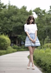 Ли Ын Хе «Фото снаружи в парковой юбке» [красотка из Кореи]